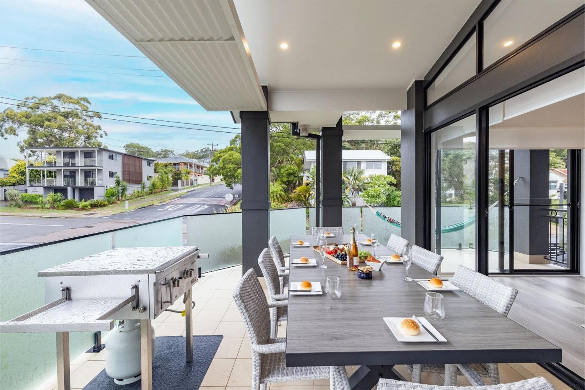 Beach Haven 3a Messines Street 4 Minute walk to the beach Wifi Air Con
