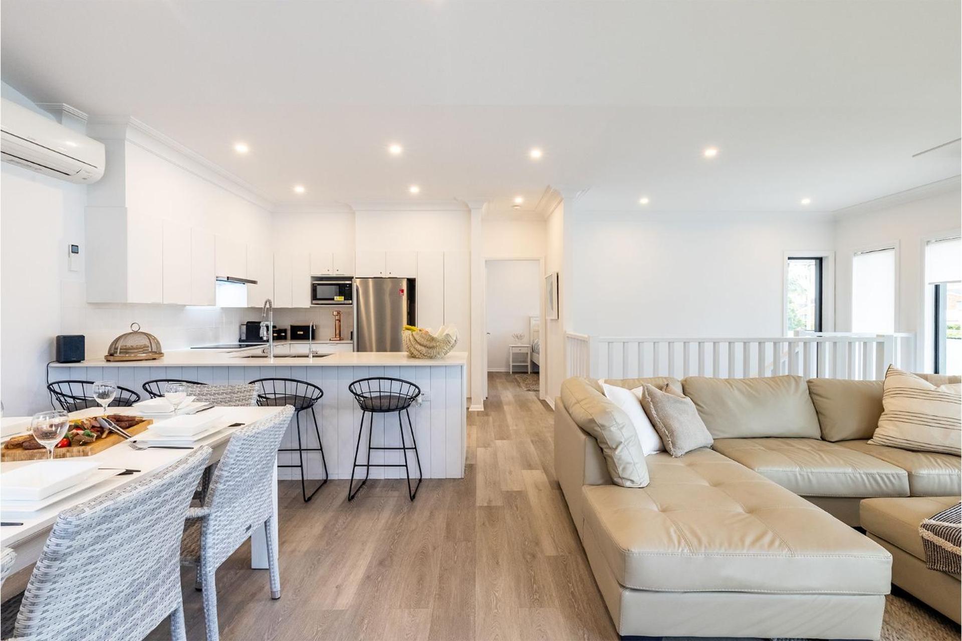 Beach Haven 3a Messines Street 4 Minute walk to the beach Wifi Air Con