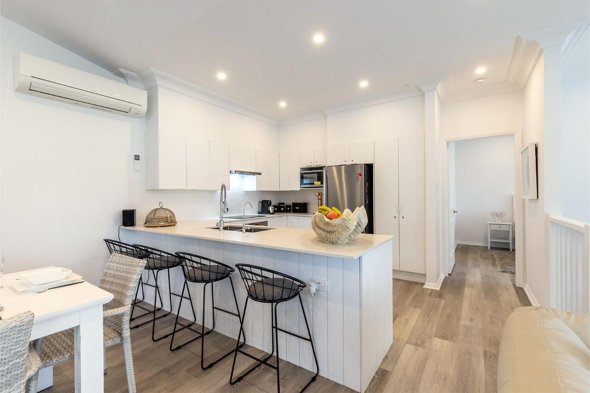Beach Haven 3a Messines Street 4 Minute walk to the beach Wifi Air Con