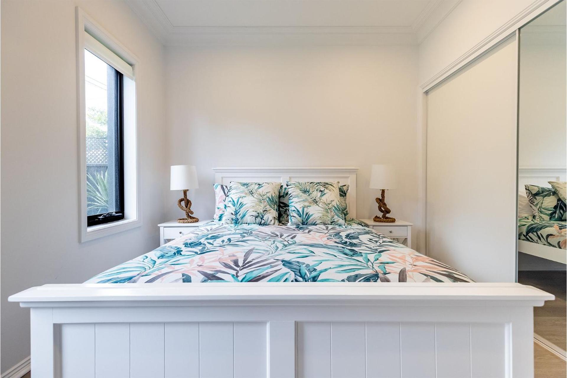 Beach Haven 3a Messines Street 4 Minute walk to the beach Wifi Air Con