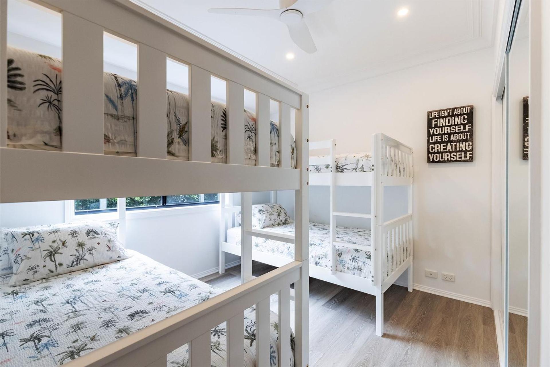 Beach Haven 3a Messines Street 4 Minute walk to the beach Wifi Air Con