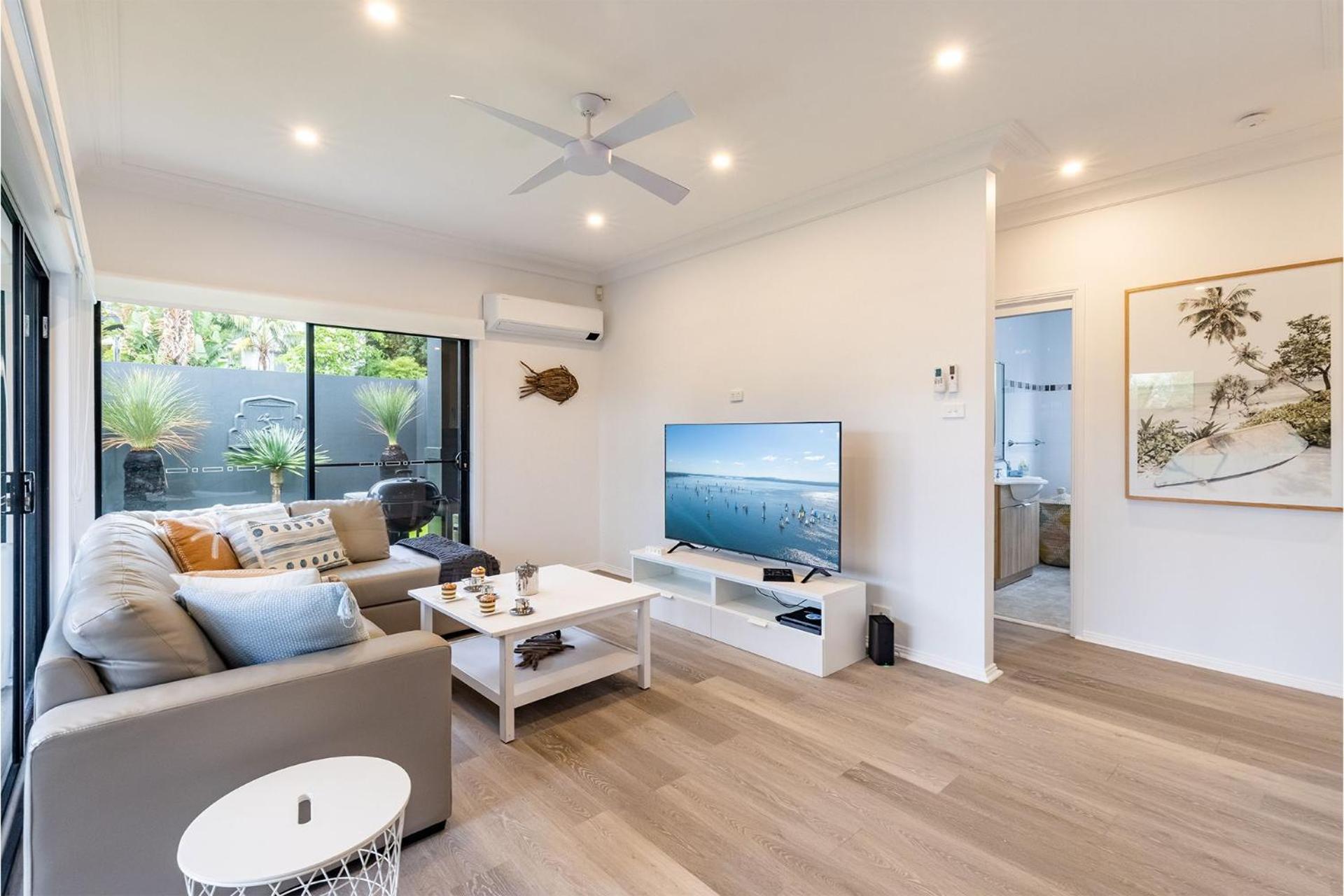 Beach Haven 3a Messines Street 4 Minute walk to the beach Wifi Air Con
