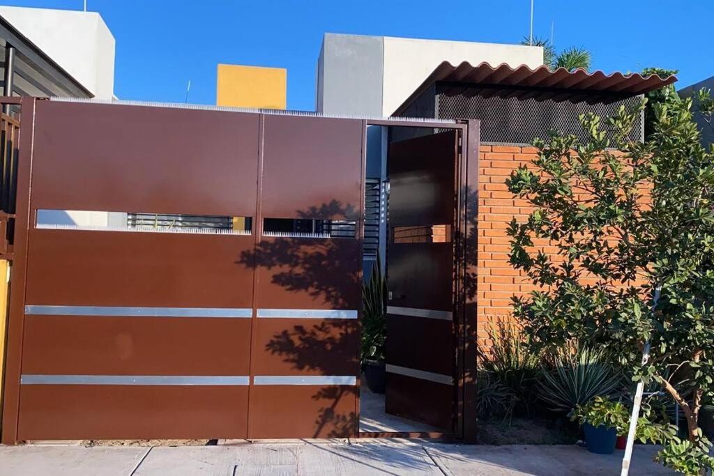 Casa totalmente nueva,2 cuartos 2 baños -Muy Segura view 5