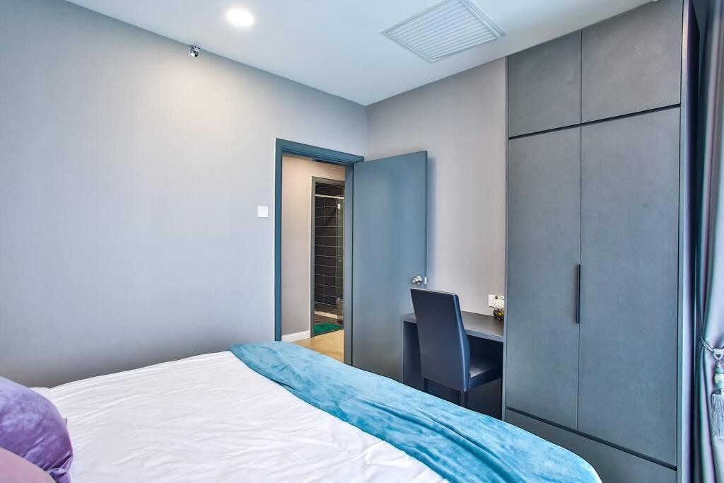 Comfy 2-bedroom with large balcony by Shamori Home near The Curve, One Utama, IKEA Damansara photo 7
