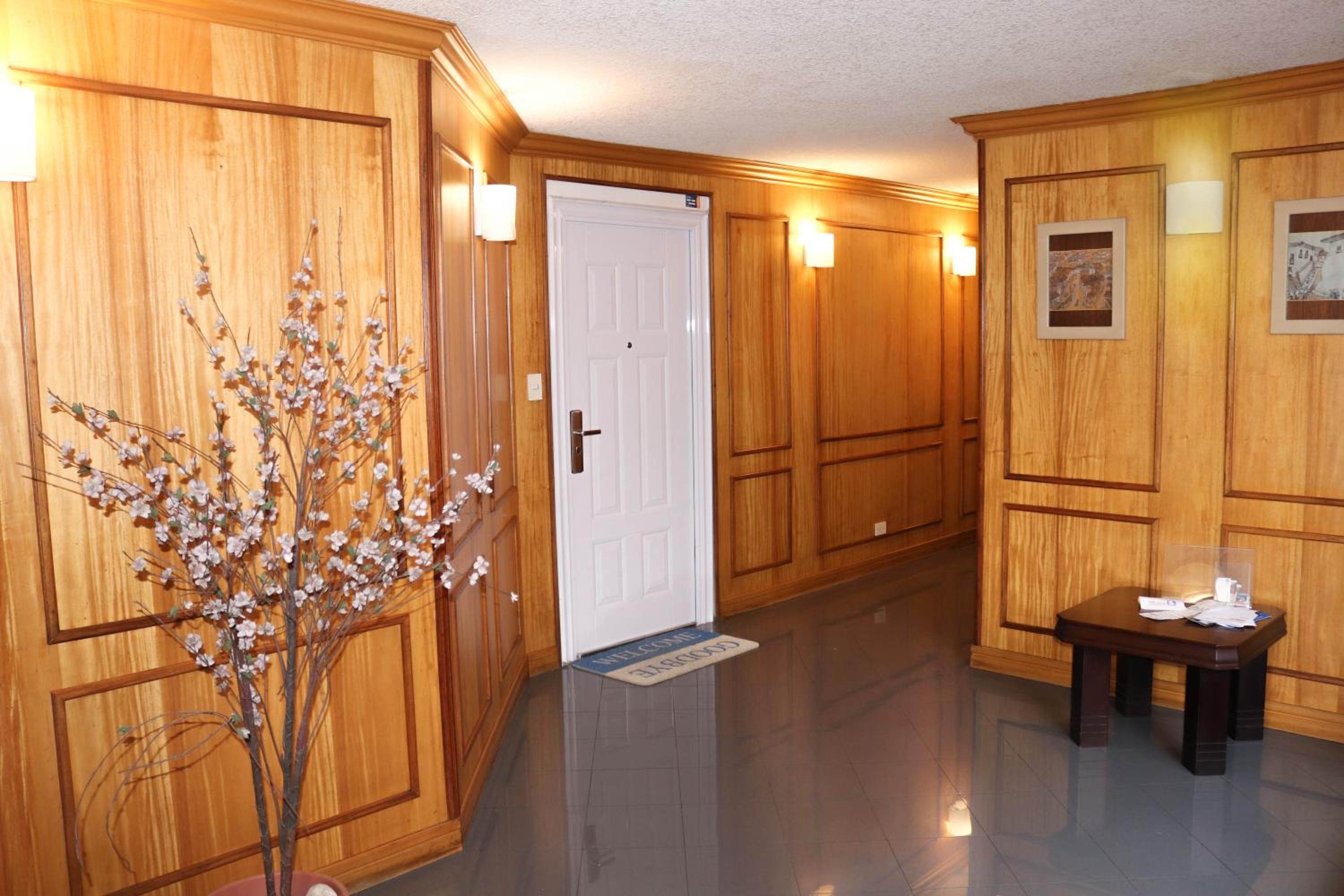 VANILLA SUITE - Great Location - Financial zone view 2