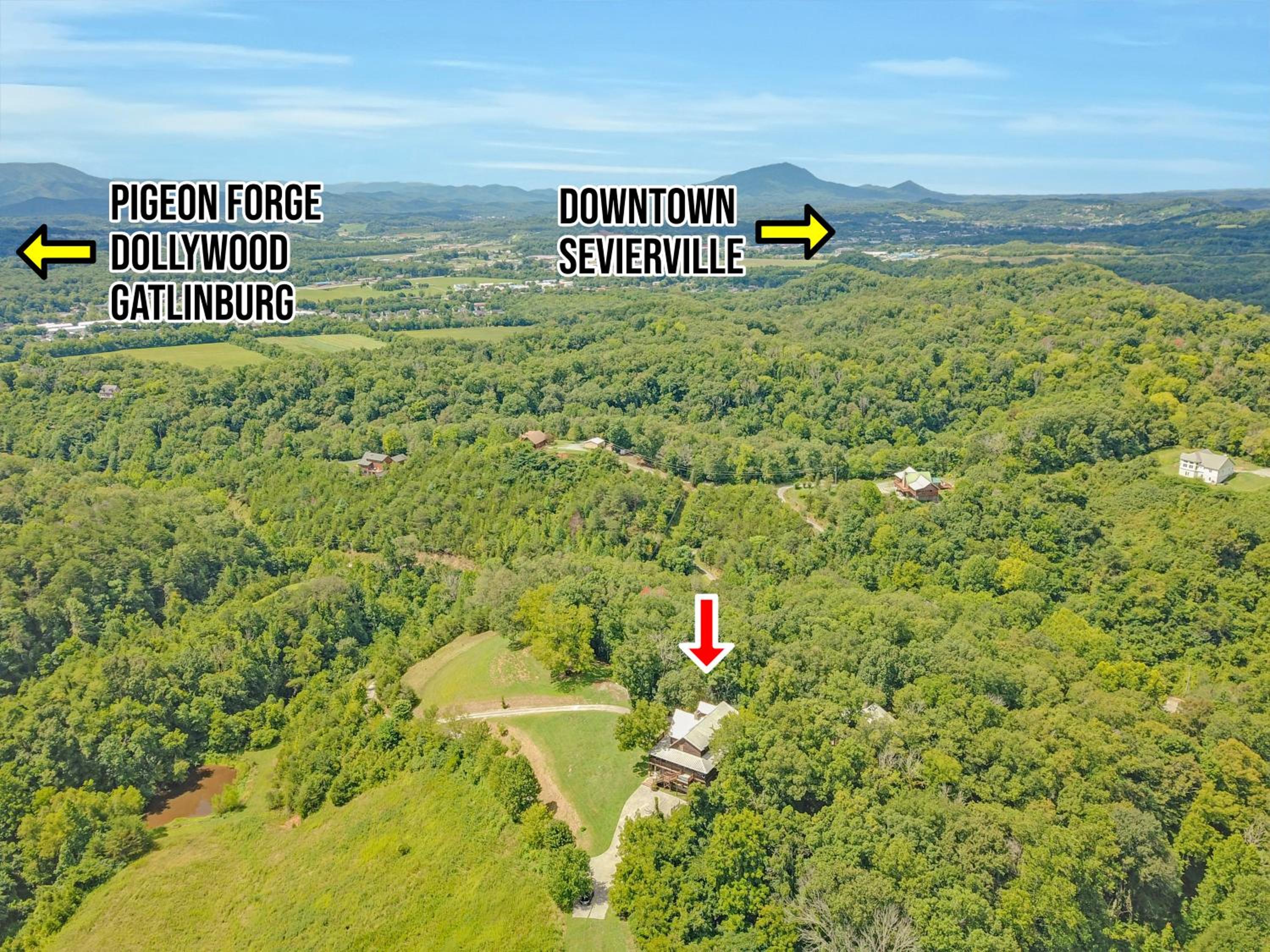 Paradise Glenn, Huge Cabin, Hot Tub, Game Room, 560 FREE tickets each paid day!