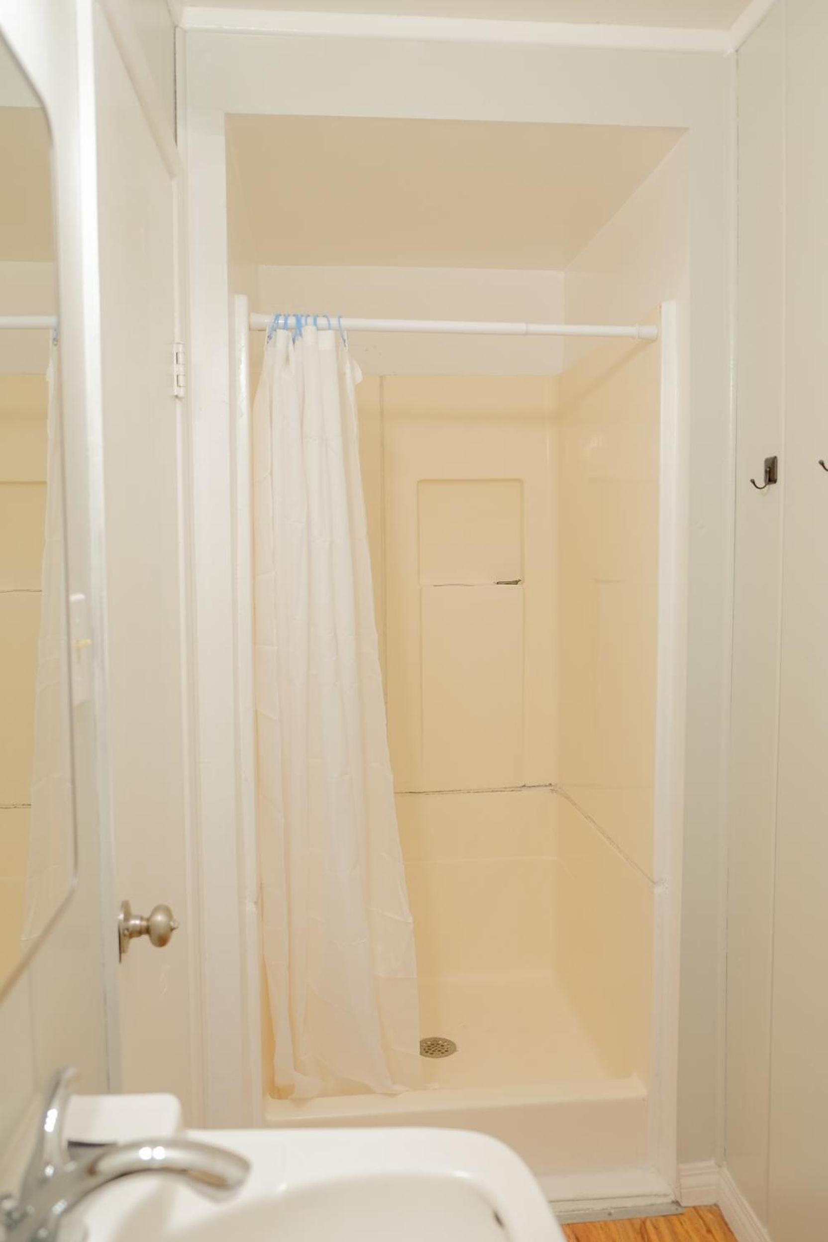 Sherwood Arms Motel - Property Image 7