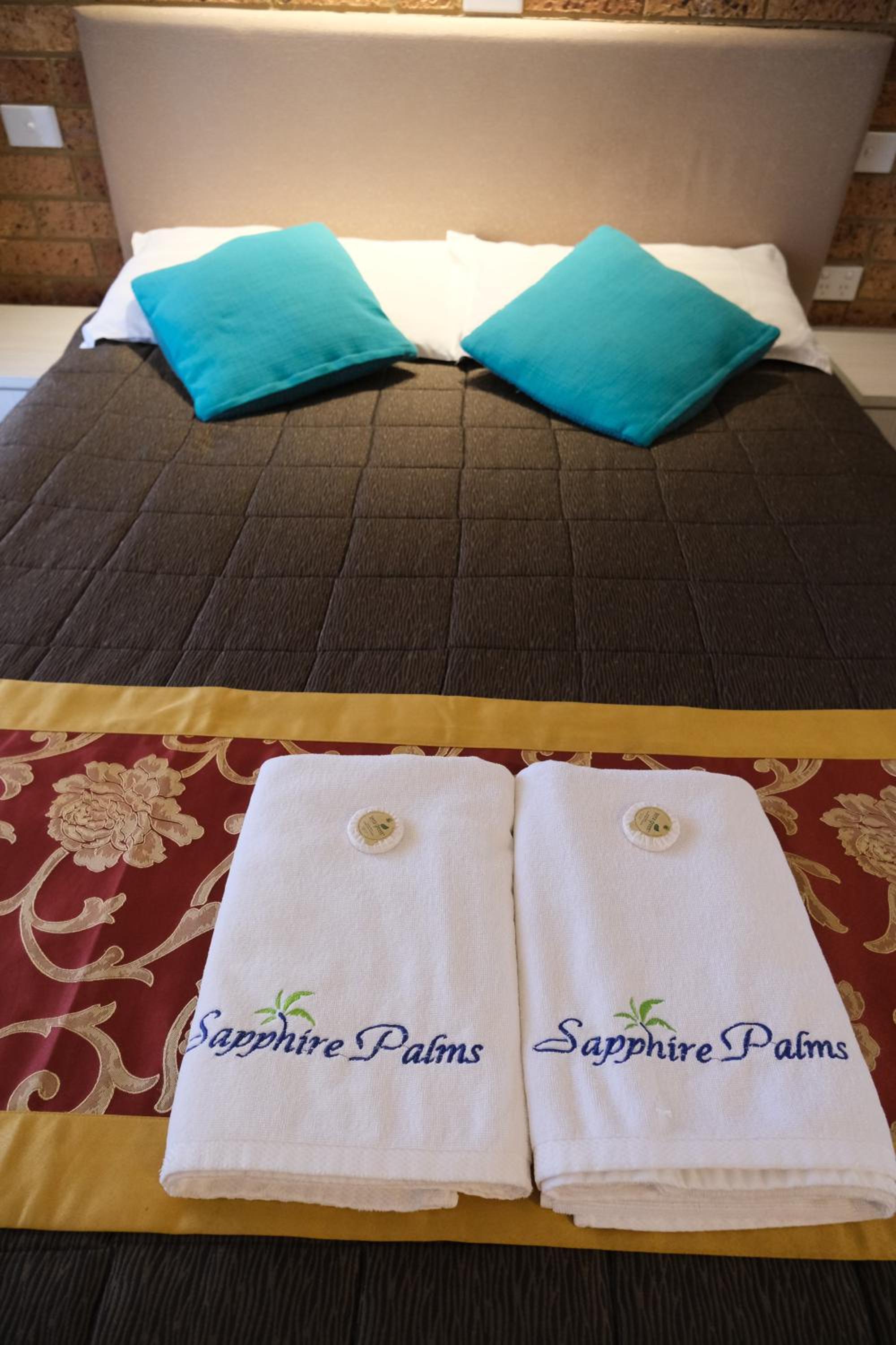 Sapphire Palms Motel