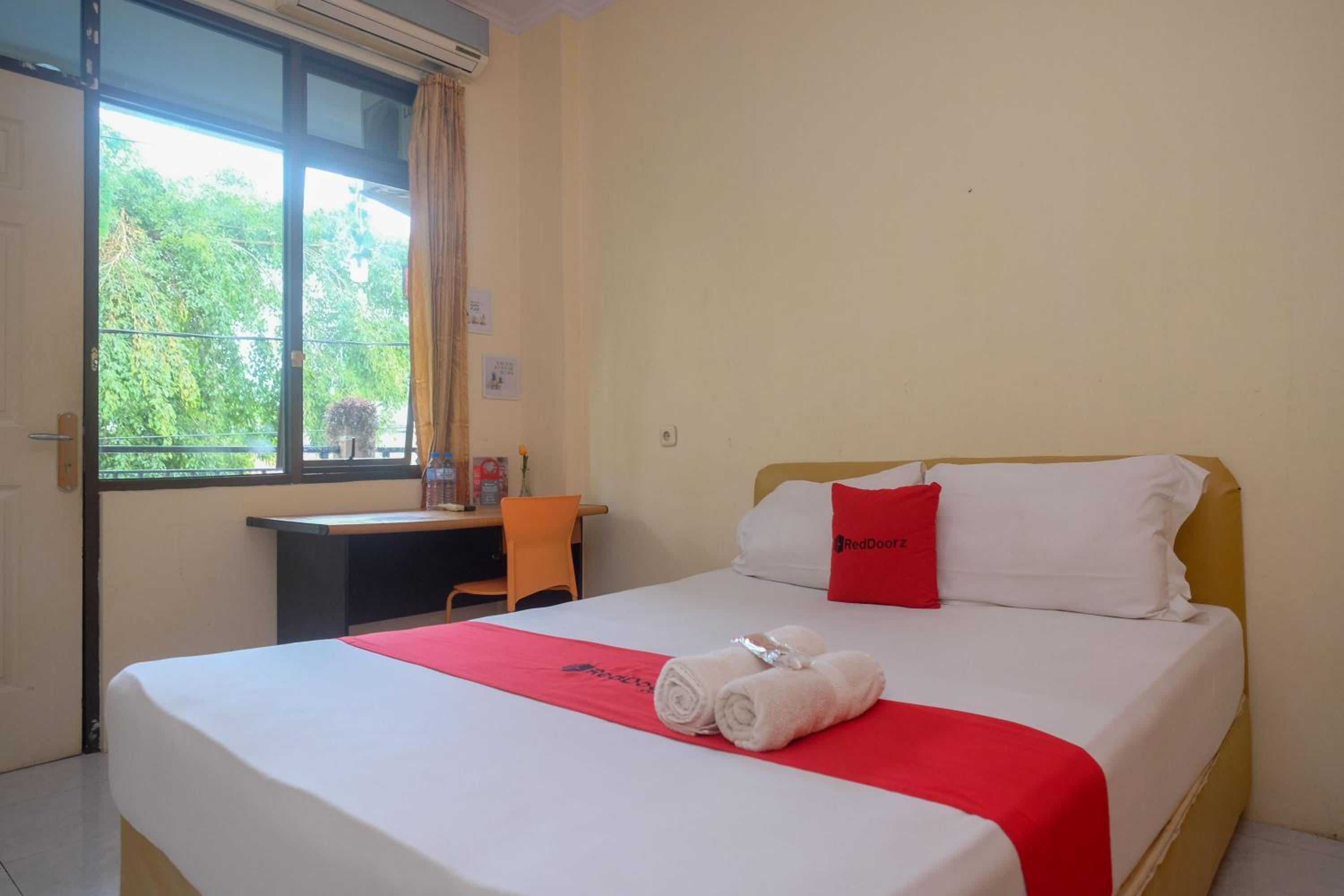 RedDoorz @ Jalan Pramuka Manado