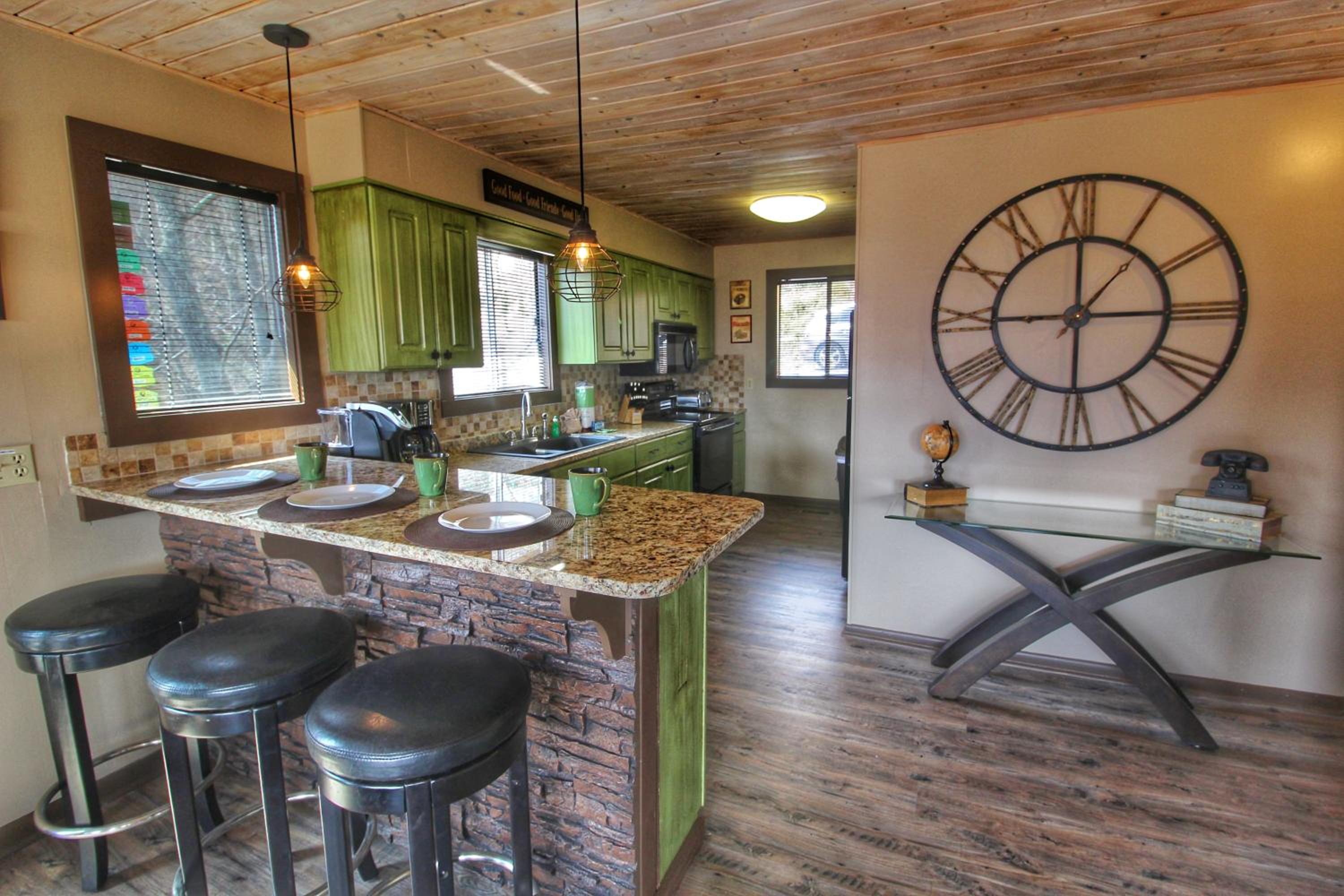 Paradise Vista, Amazing Mtn Views, Hot Tub, 560 FREE tickets each paid day!!!