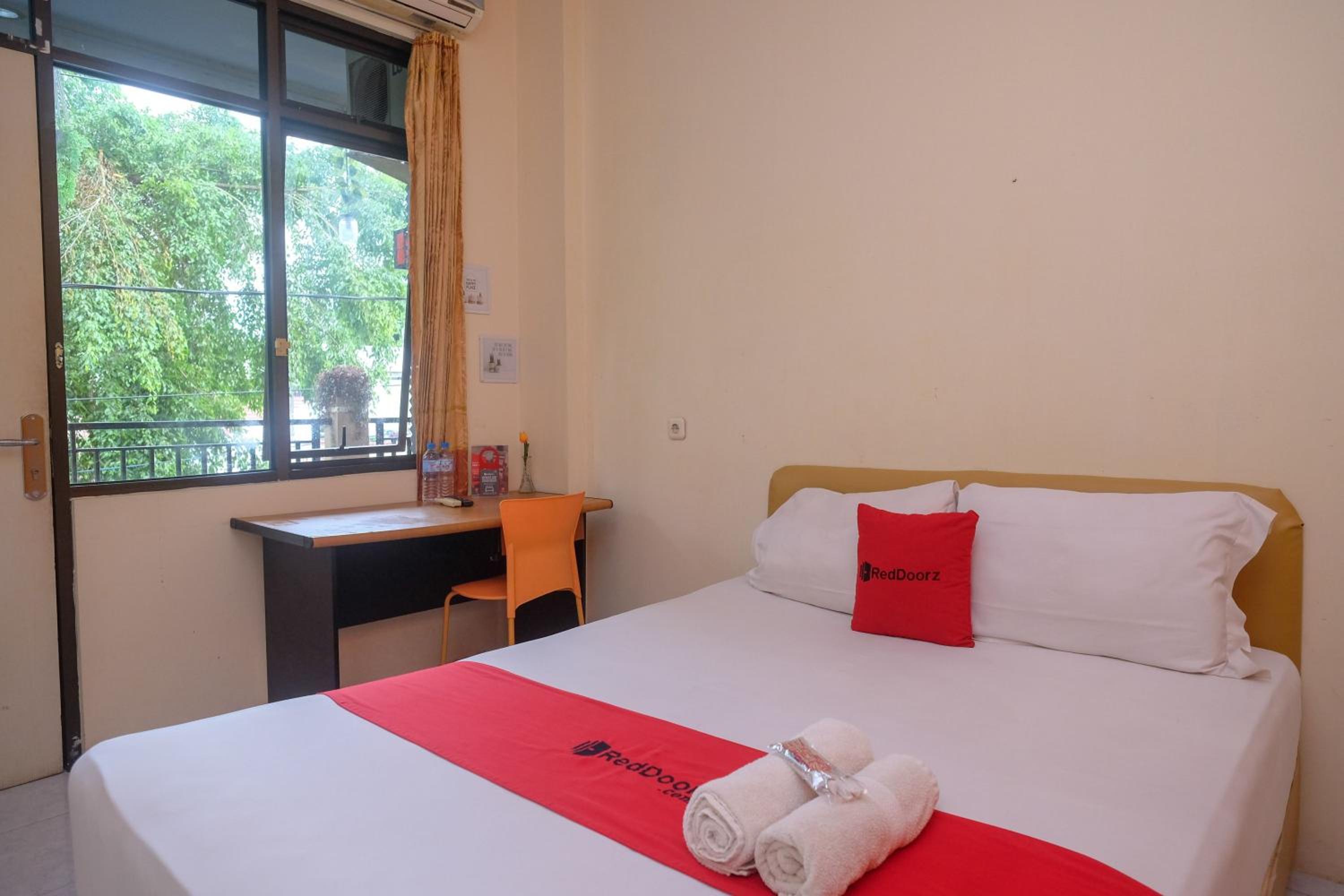 RedDoorz @ Jalan Pramuka Manado