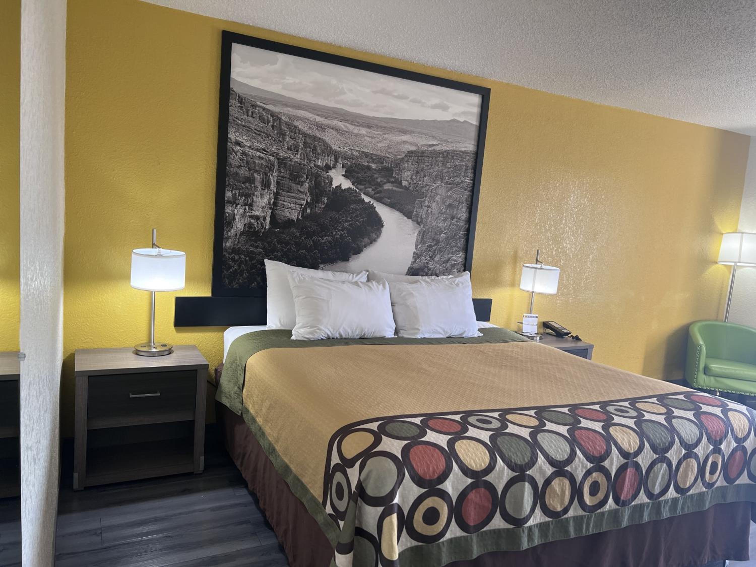 Super 8 by Wyndham Ft Stockton view 3