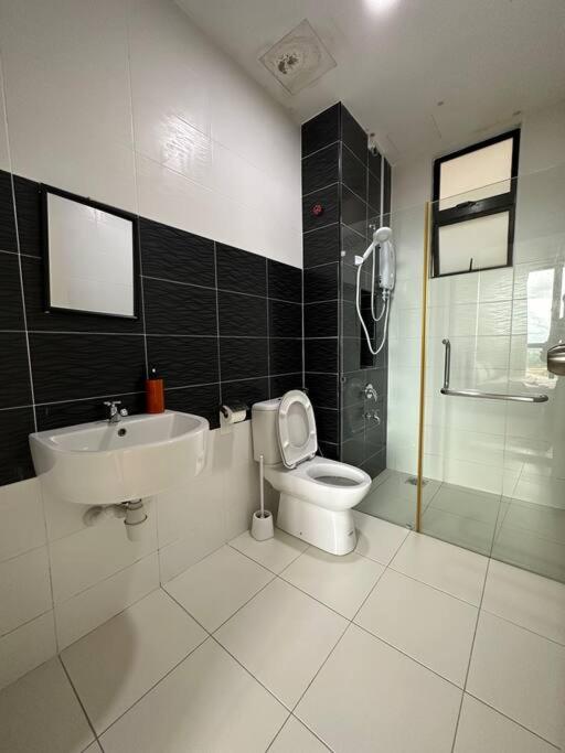 A2404 Platino 2BR ParadigmMall Netflix By STAY
