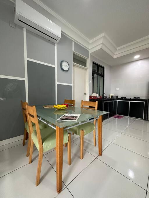 A2404 Platino 2BR ParadigmMall Netflix By STAY