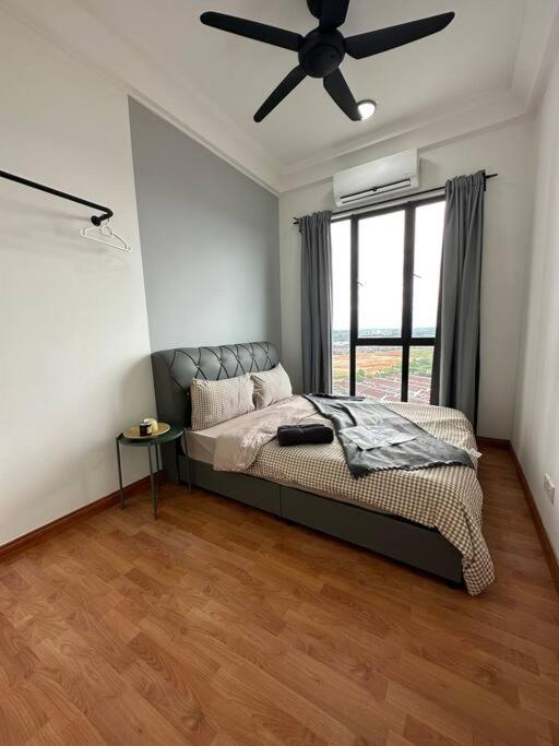 A2404 Platino 2BR ParadigmMall Netflix By STAY