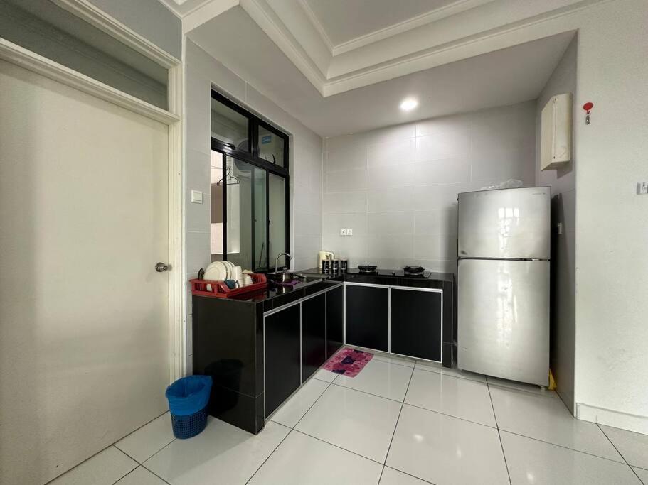 A2404 Platino 2BR ParadigmMall Netflix By STAY
