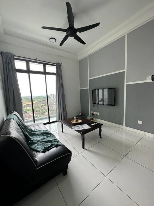 A2404 Platino 2BR ParadigmMall Netflix By STAY