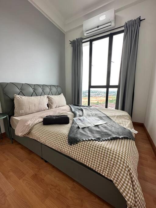 A2404 Platino 2BR ParadigmMall Netflix By STAY