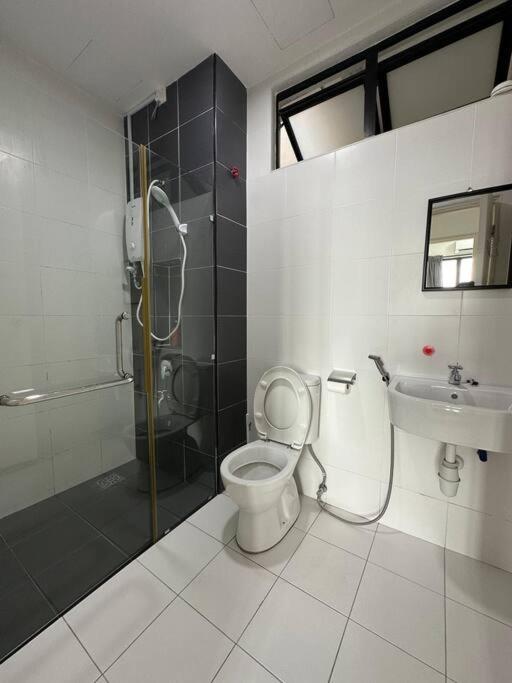 A2404 Platino 2BR ParadigmMall Netflix By STAY