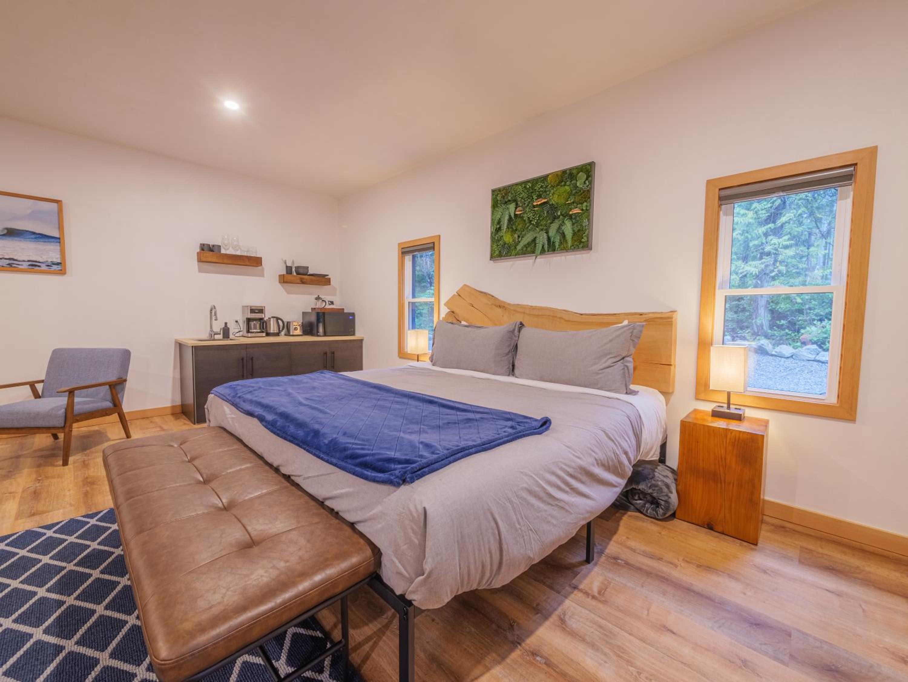 Winter's Hideaway Suite - Image 5