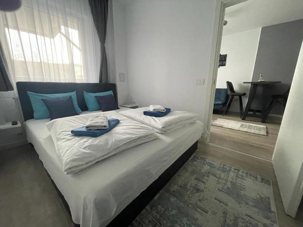 Phoenix Luxury Apartment view 4