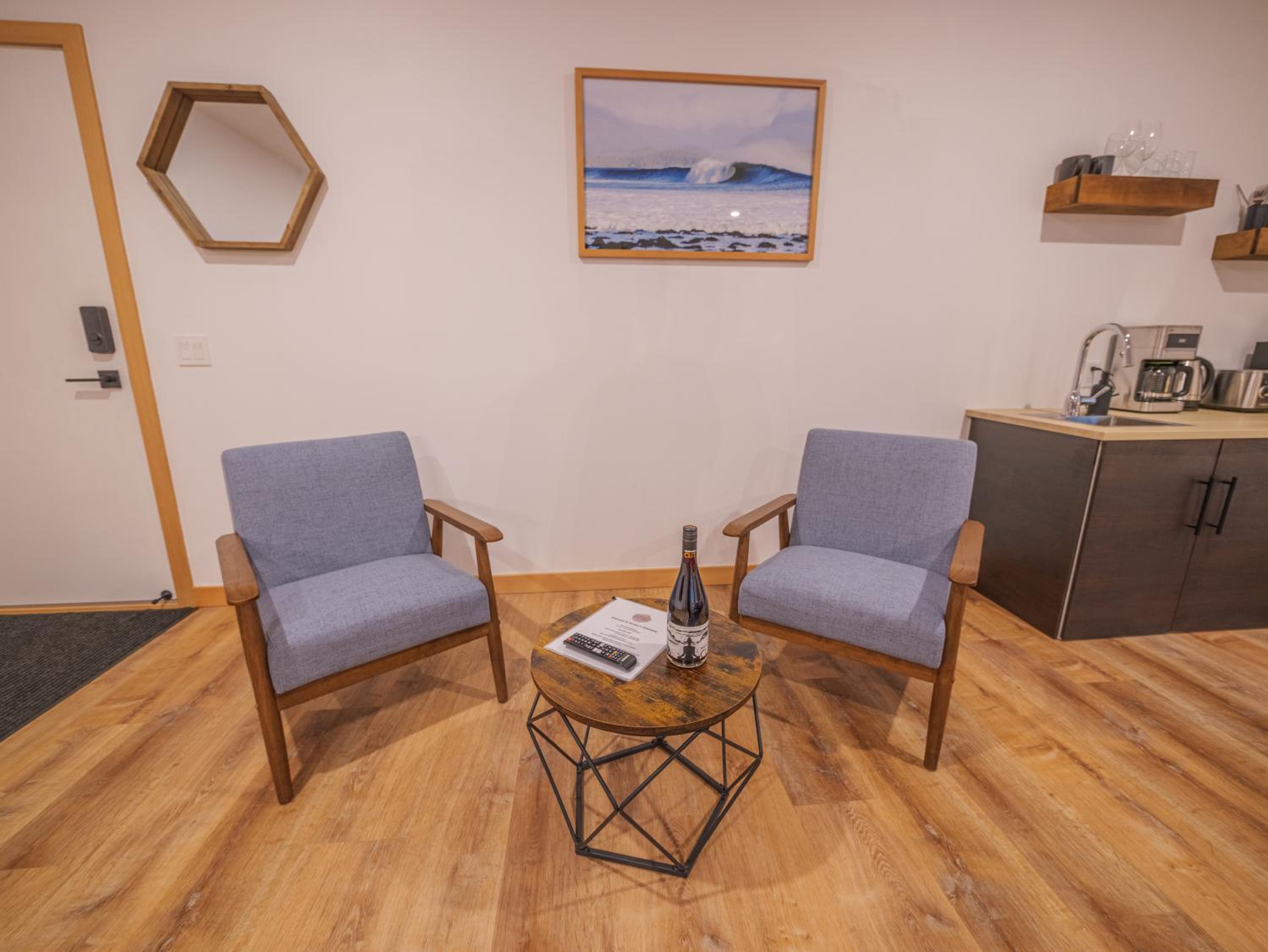 Winter's Hideaway Suite - Image 3