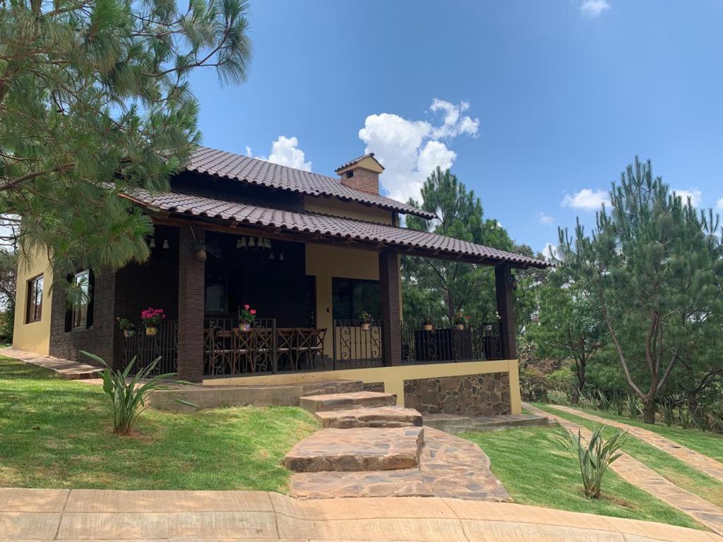 Hotel Cabaña No.7 Puerta del Bosque Mazamitla. - Image 1