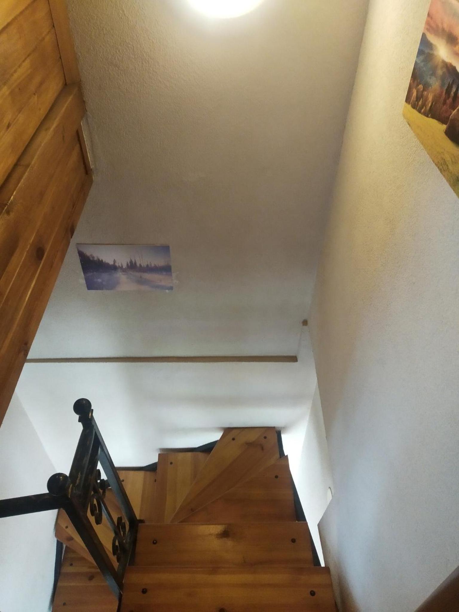 NIKI HOUSE