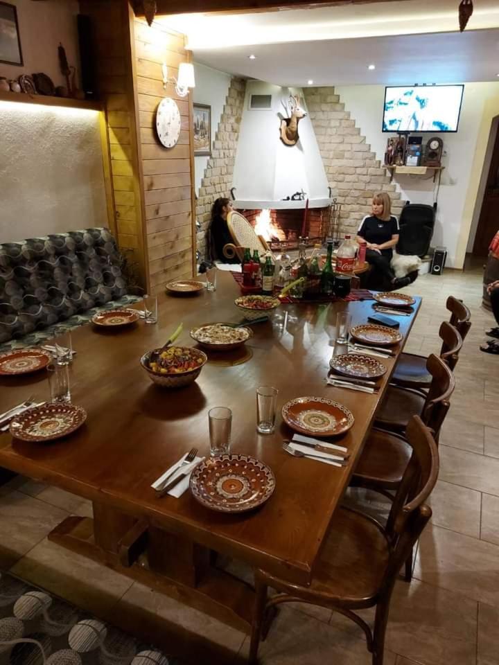 NIKI HOUSE