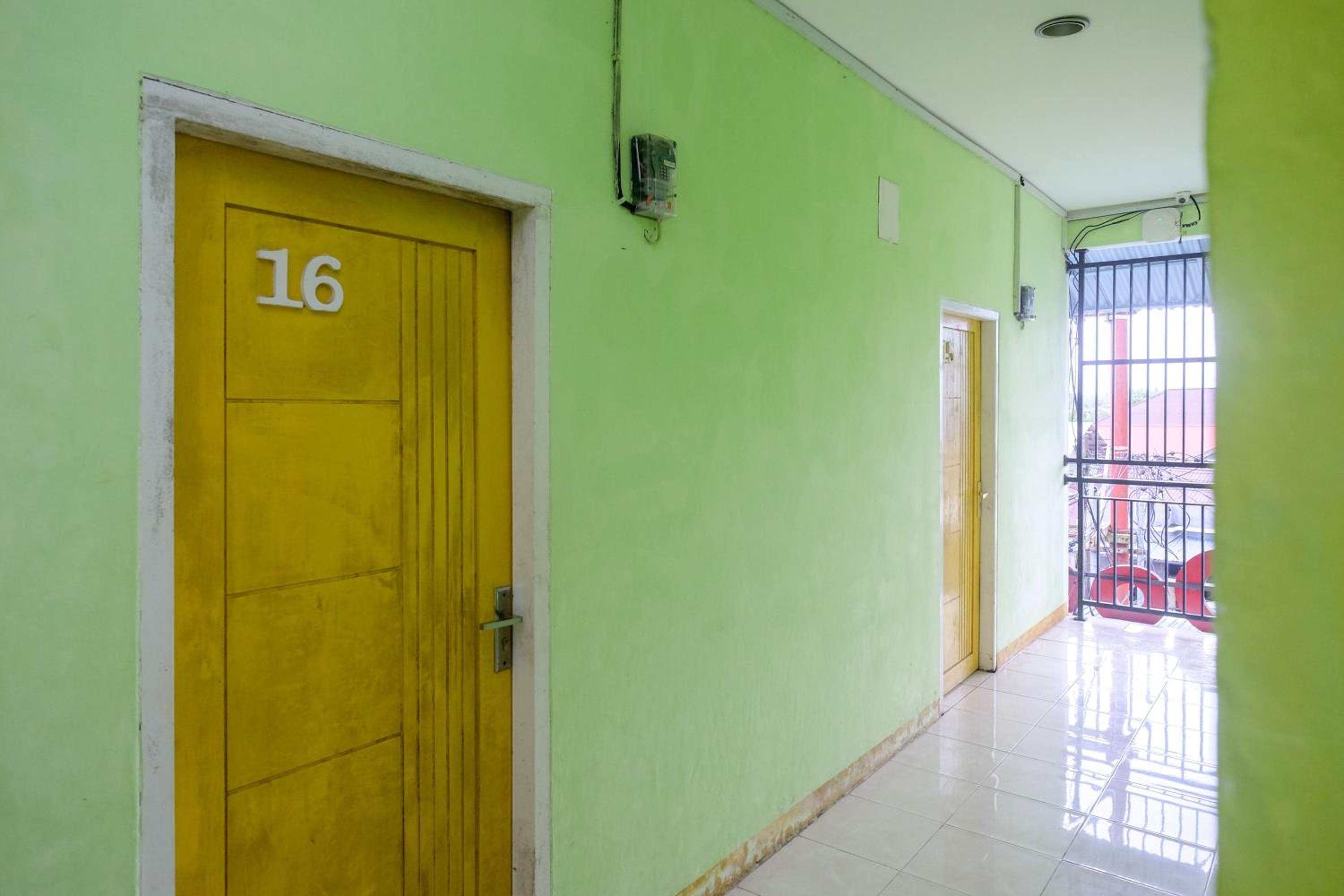 RedDoorz near Politeknik Manado, Paniki - 18