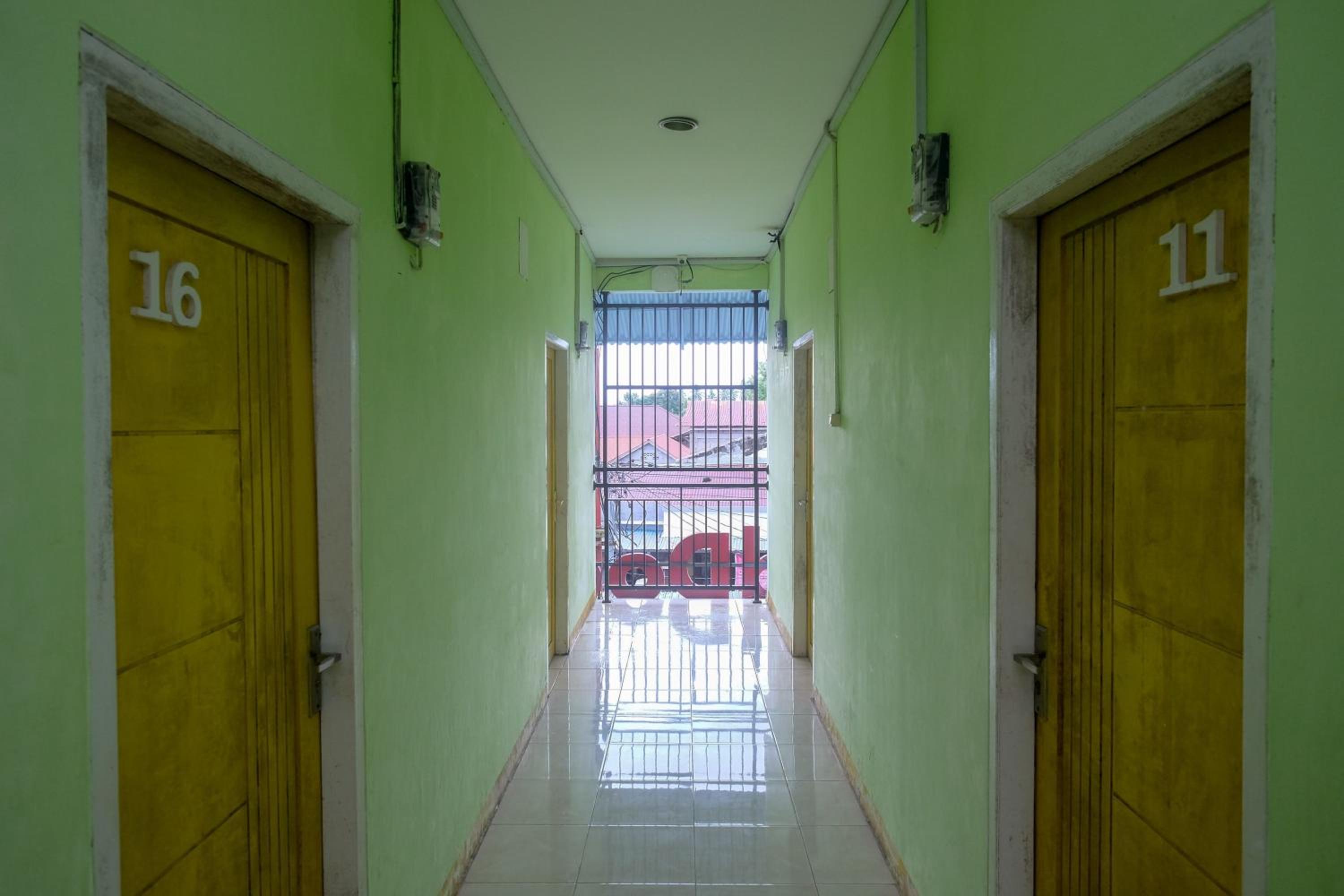 RedDoorz near Politeknik Manado, Paniki - 20