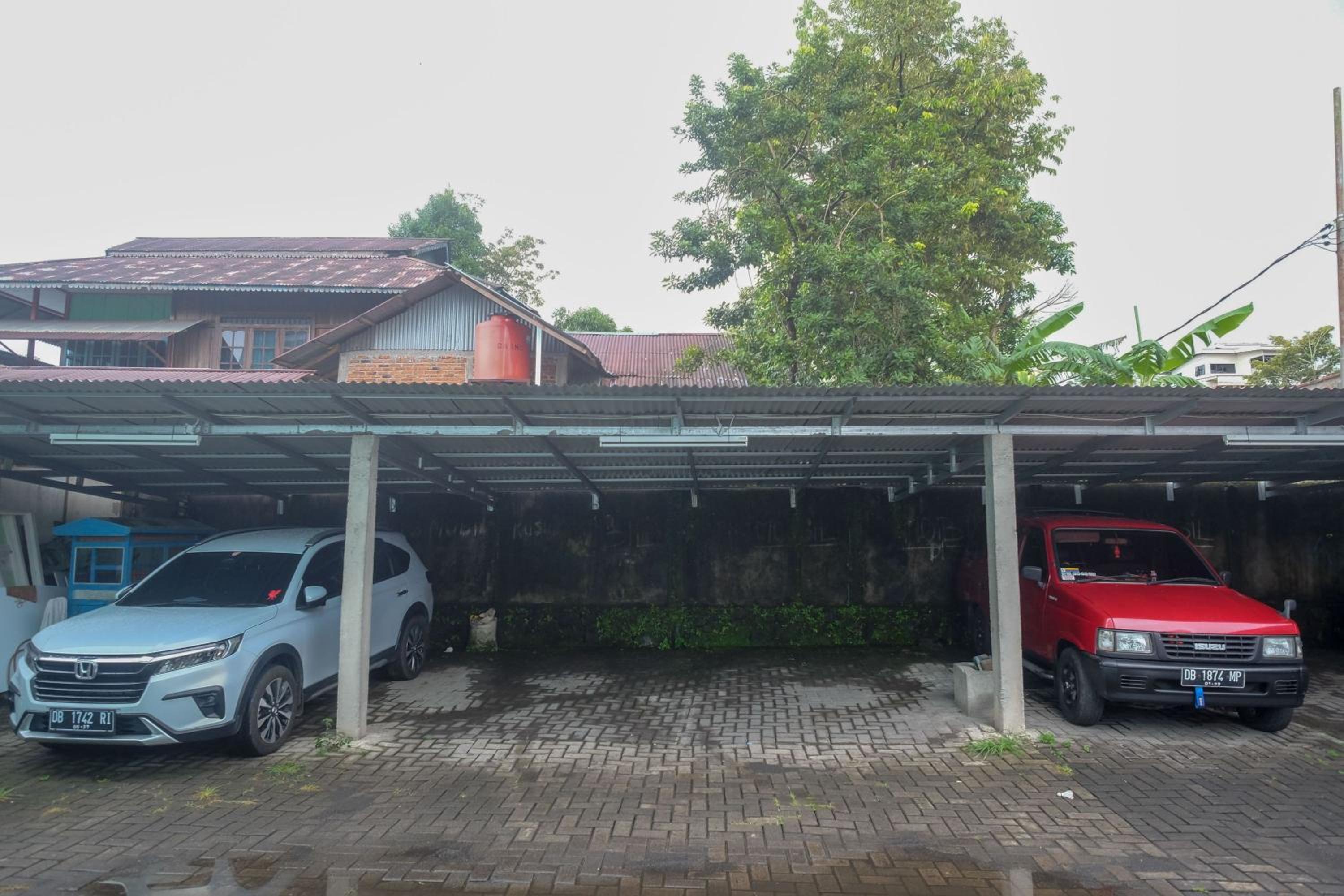 RedDoorz near Politeknik Manado