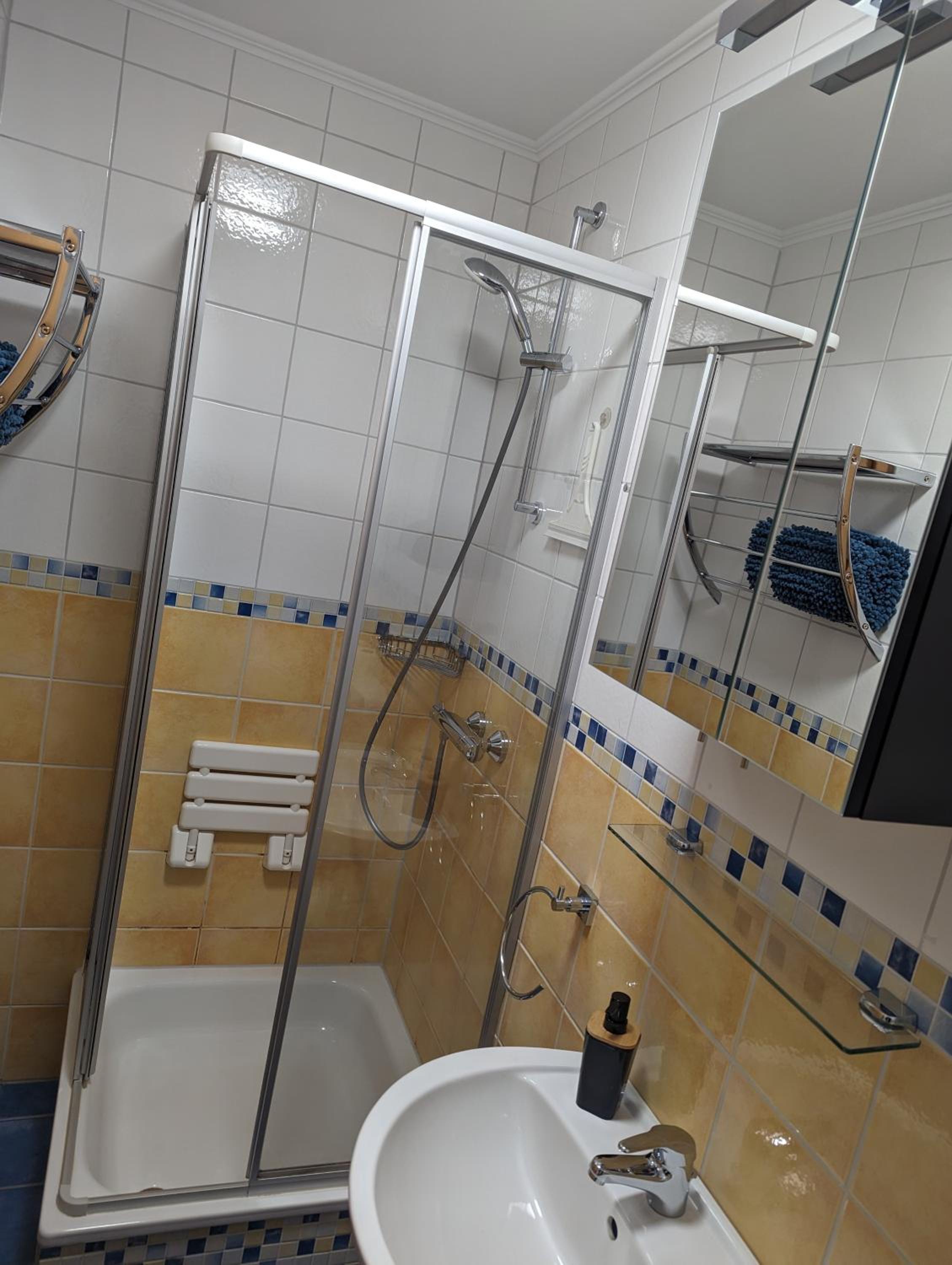 Fewo Ettelsberg Niedersfeld en Winterberg — bathroom