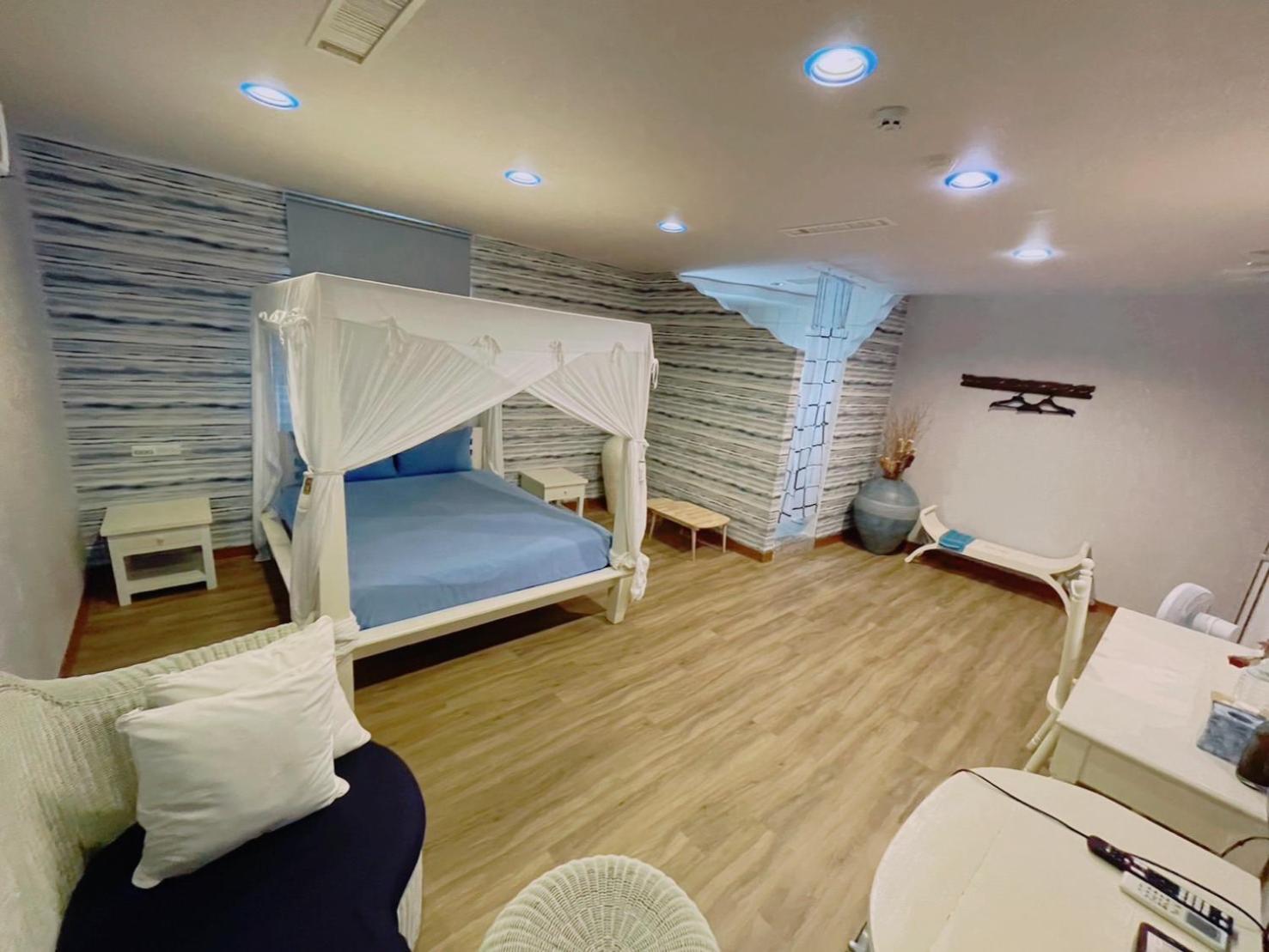 Blue Sea Inn
