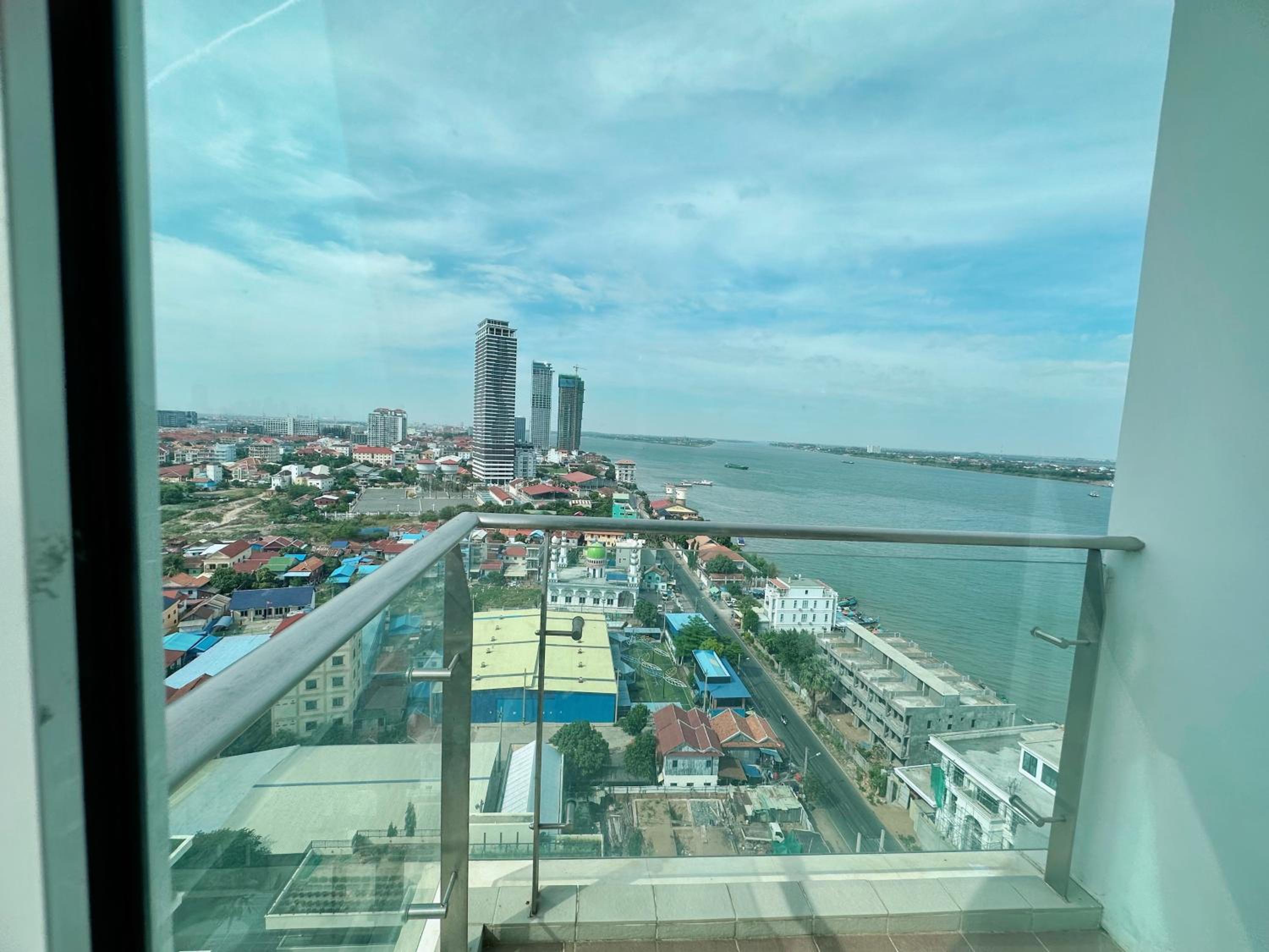 Infinity 28 Hotel and Residence