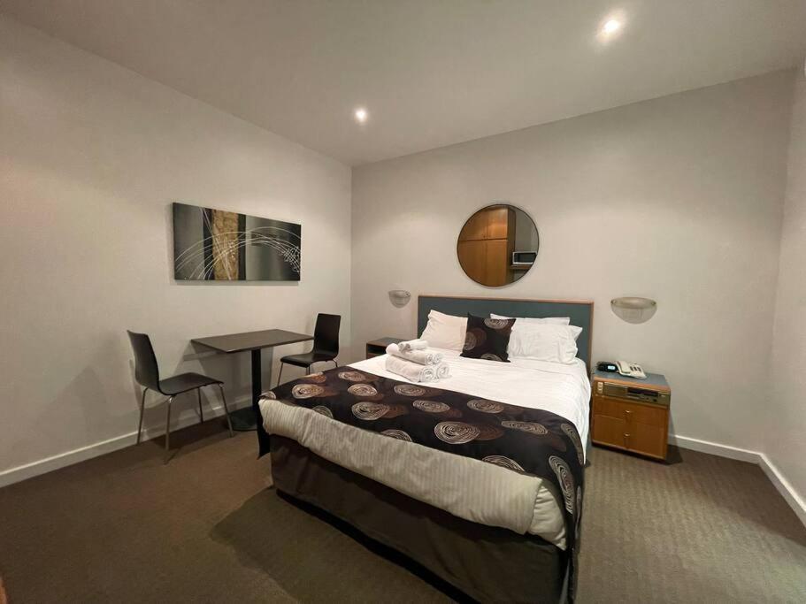 city ex hotel ensuite room in city 408