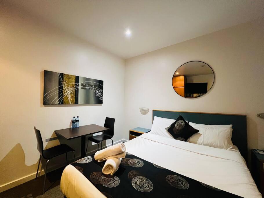city ex hotel ensuite room in city 408
