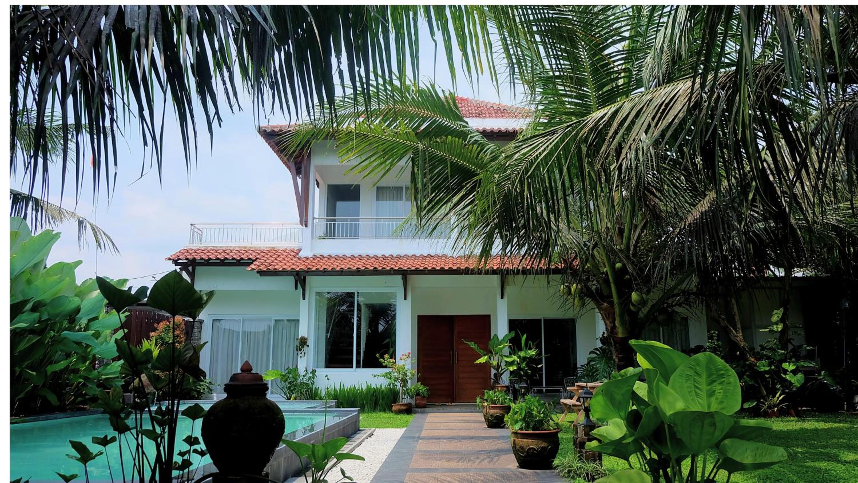 Villa Syariah Prambanan Private Swimming Pool by Simply Homy