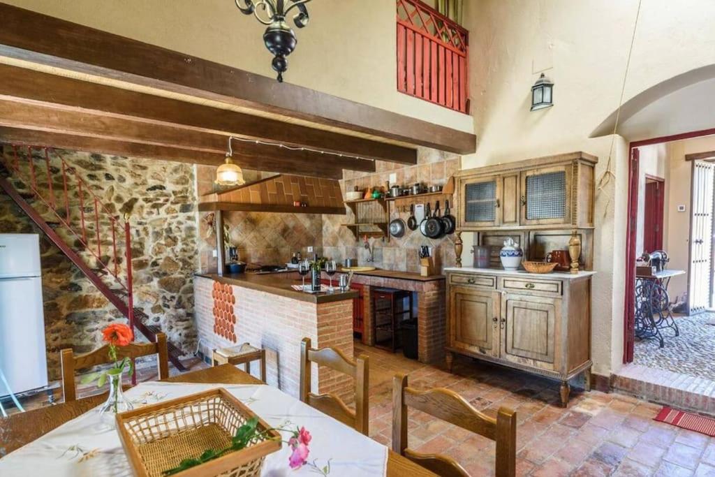 Casa Cortijo en Dehesa Sierra León
