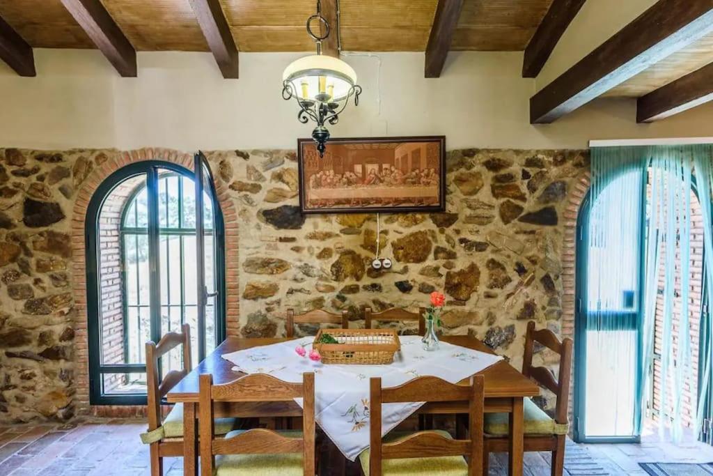 Casa Cortijo en Dehesa Sierra León