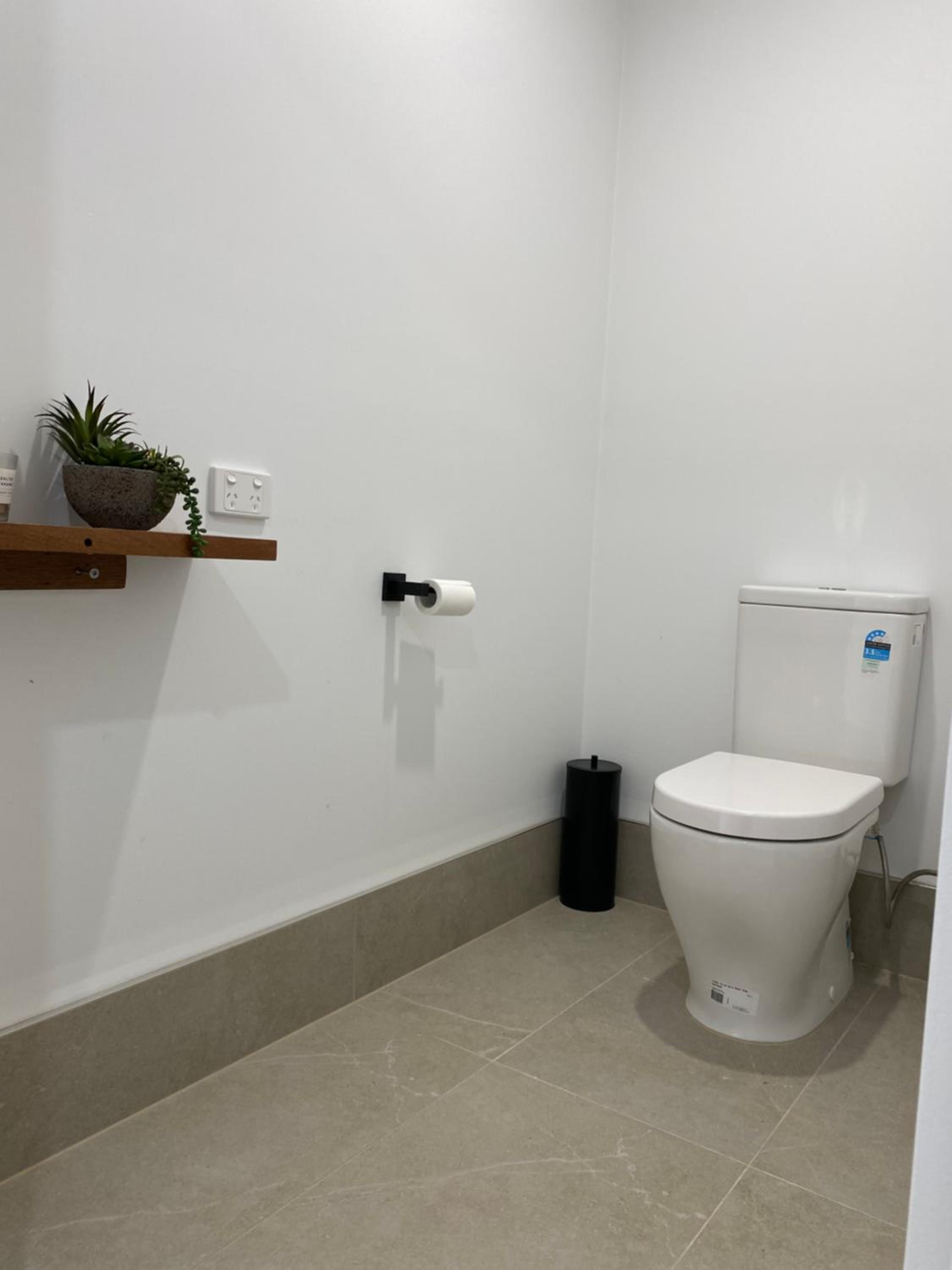 Lux Modern 4 Bedroom House Central CBD