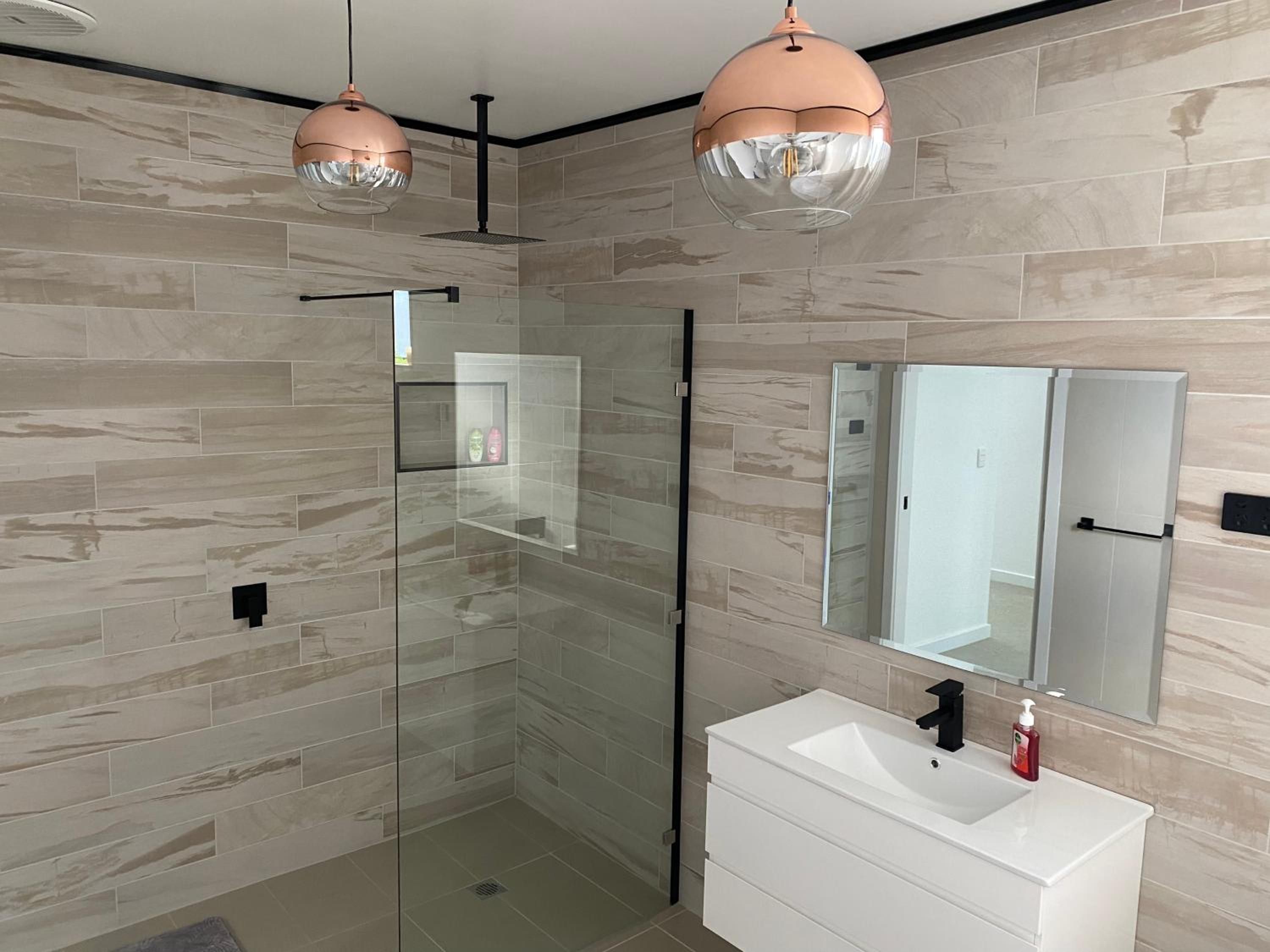 Lux Modern 4 Bedroom House Central CBD
