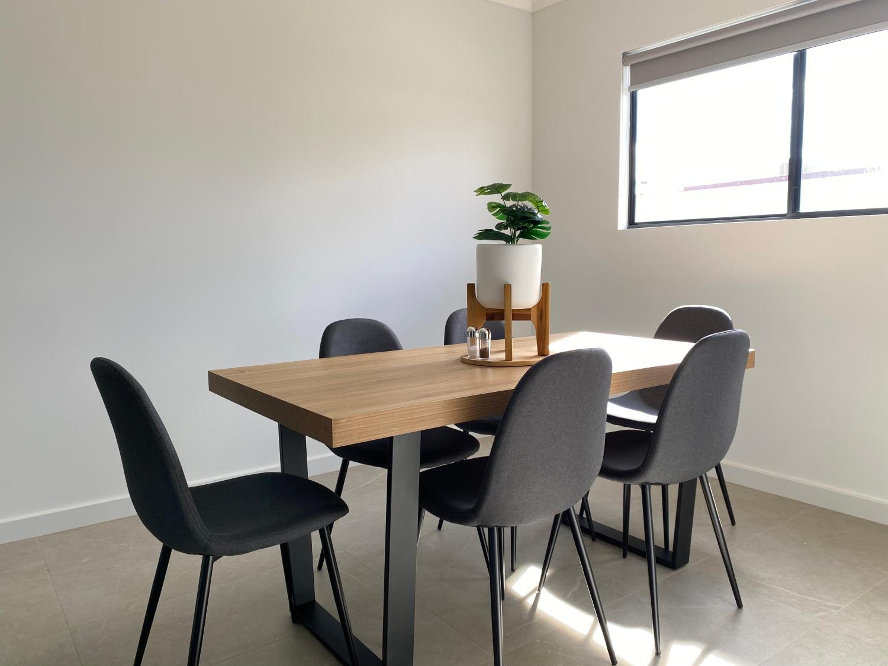 Lux Modern 4 Bedroom House Central CBD