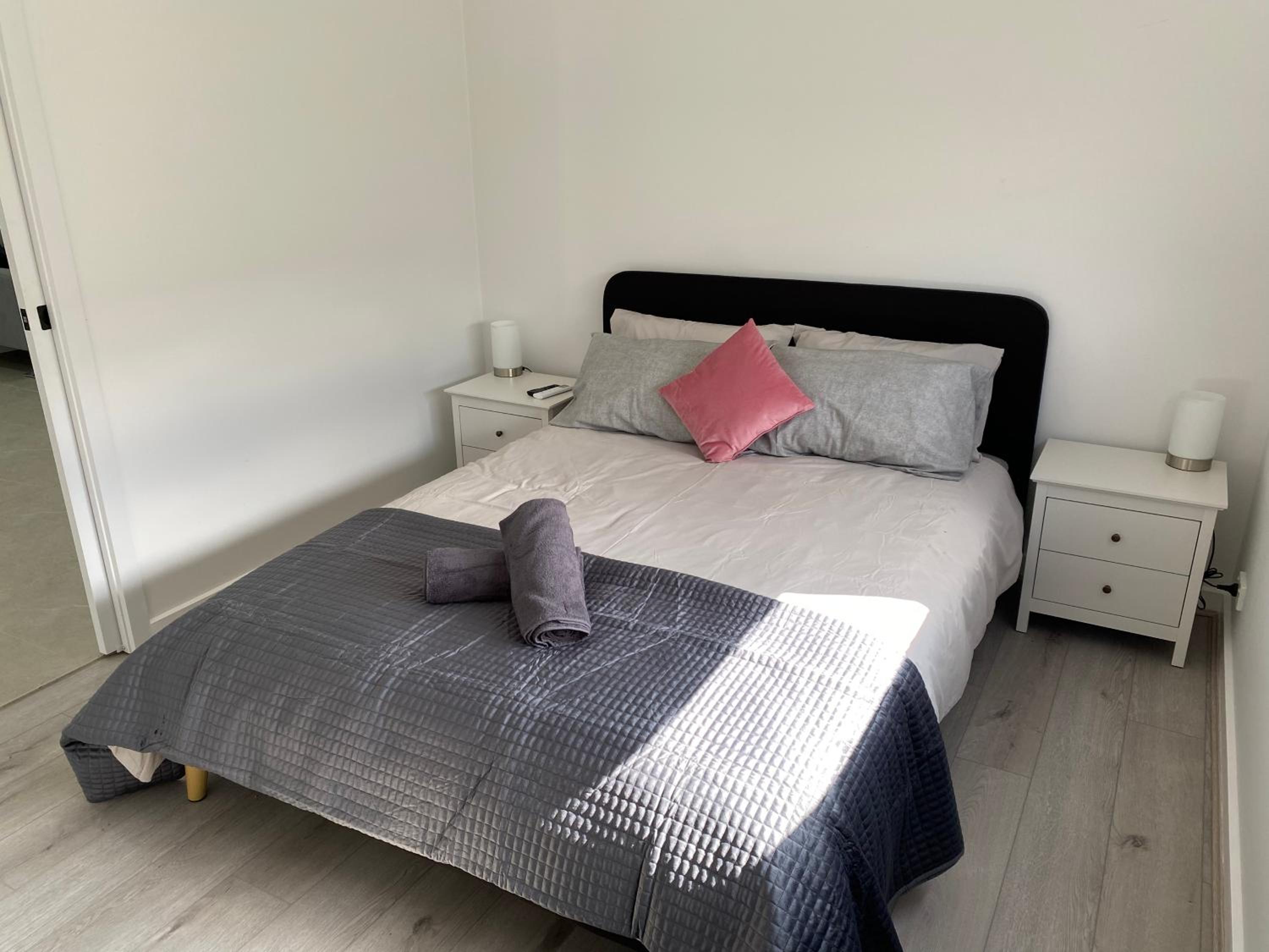 Lux Modern 4 Bedroom House Central CBD