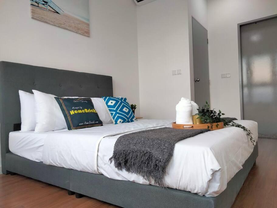 M Vertica Residence I HomeBrickz