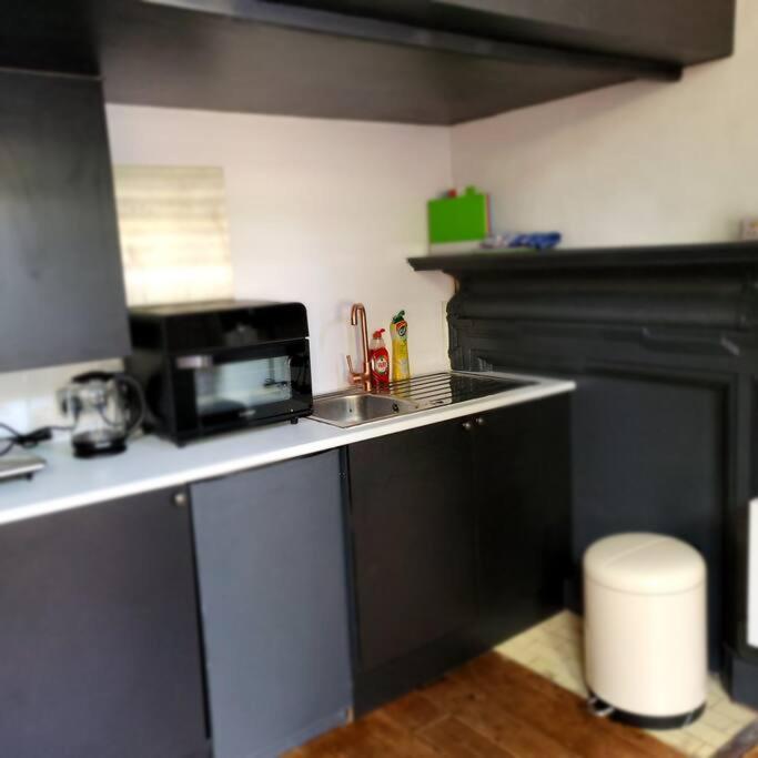 21 Mini Loft Apartment - Great Location - Comfy King Size Bed view 3