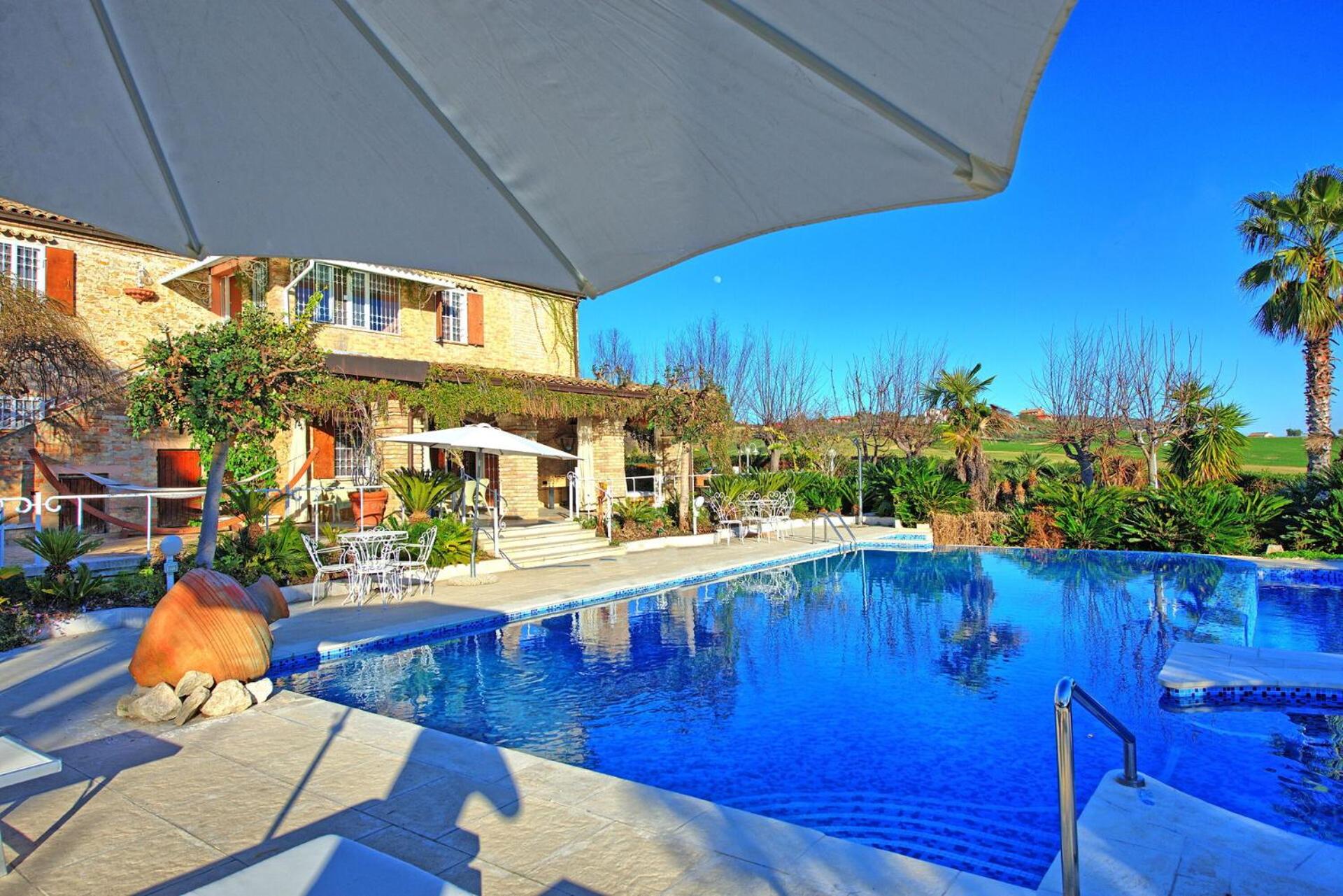 Villa Vittoria by PosarelliVillas view 4