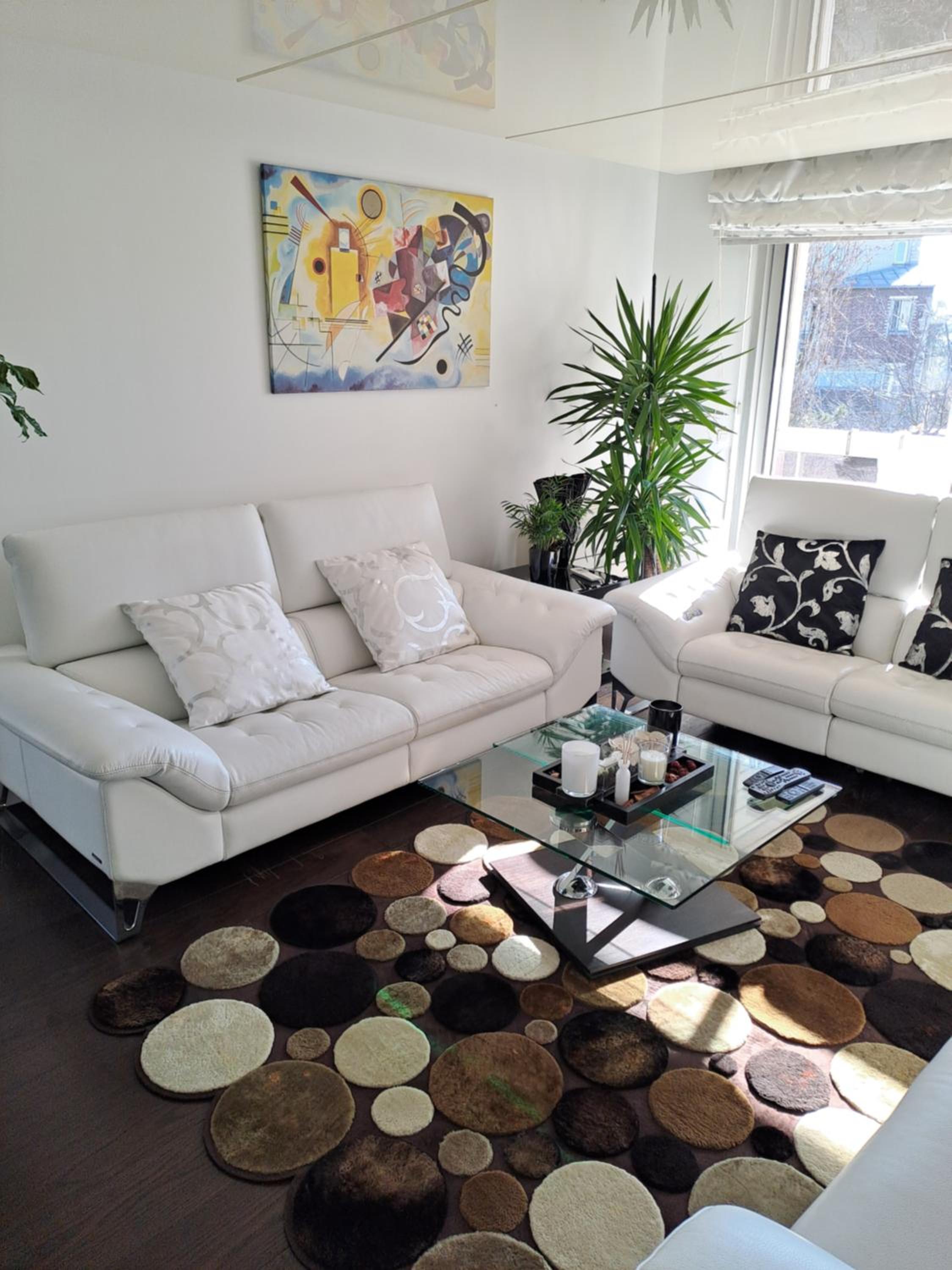 Parisian Sparkle Retreat, 150m from American Hospital