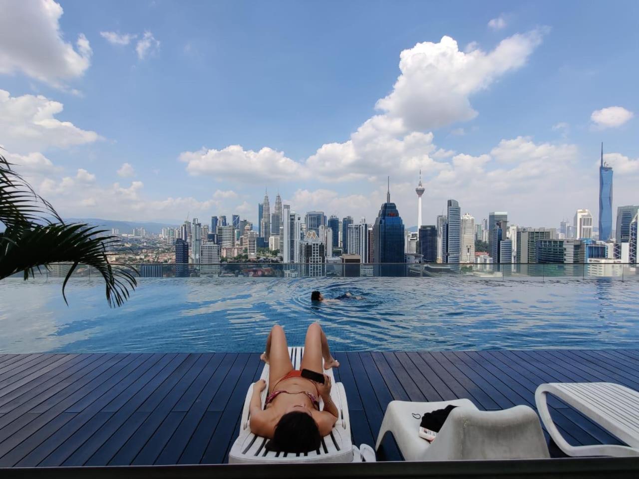 Regalia Amazing klcc view by sweet homes