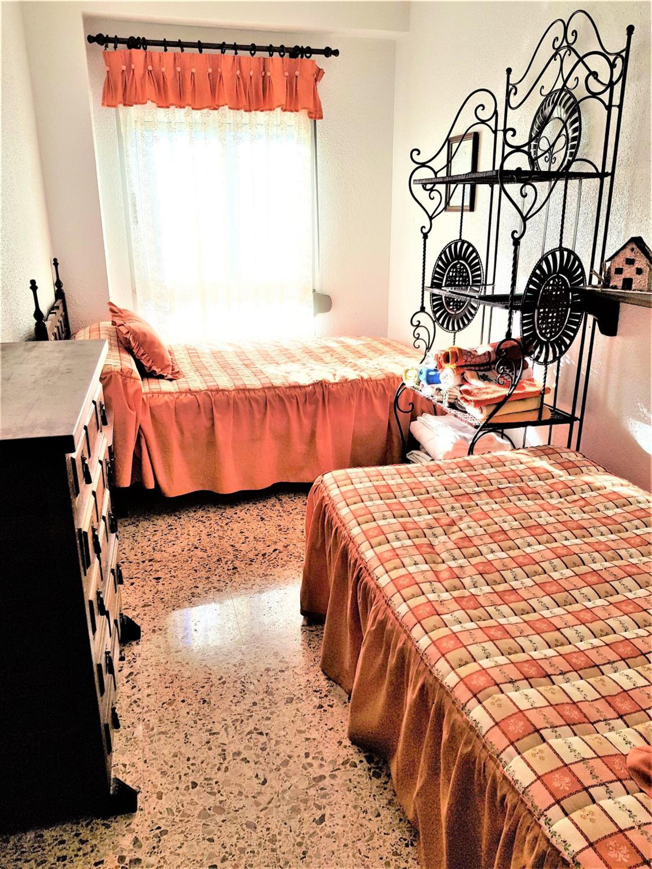 Spacious apartment in Tavernes de la Valldigna with sea view